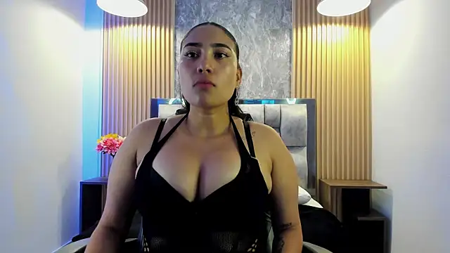 Sulay_Kim's Live XXX Chat