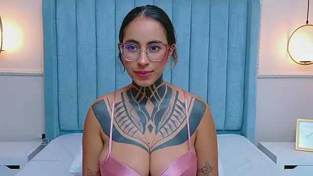 แชท XXX สดของ NicoleBlum