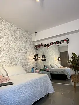 EMILIIA_RICHTER__ Adlı Modelin Canlı XXX Sohbeti