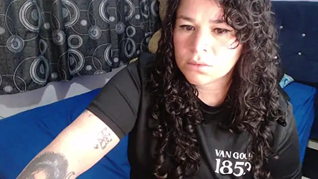 Chat +18 de ANGELIQUE_KLANE ao vivo