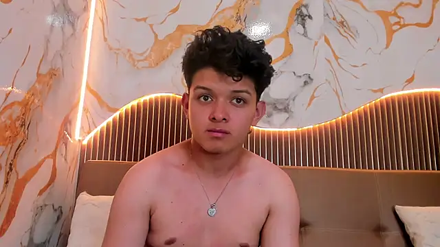 TiagoRussh live XXX chat