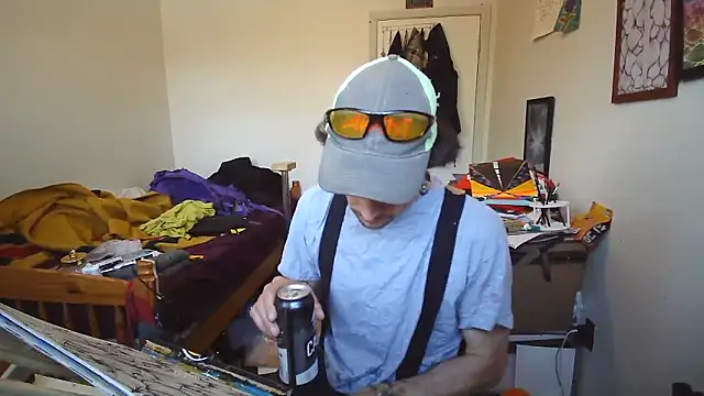 JohnnyMoves élő XXX-chatje
