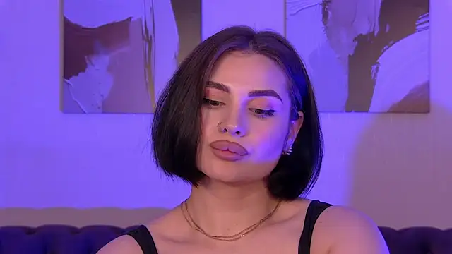 AdrianaToress Chat XXX in diretta