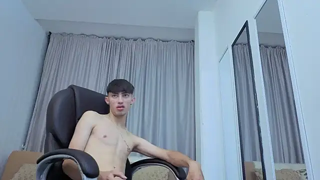 Chat +18 de Caled_Saenz ao vivo