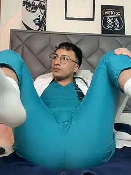 Dereck_Klain Show in webcam