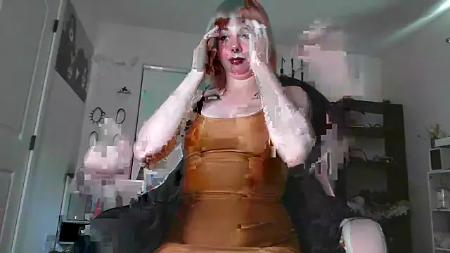 Chained_Aless' Live XXX Chat