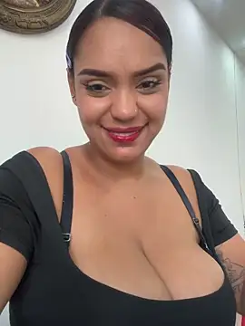Sara-77's Live XXX Chat