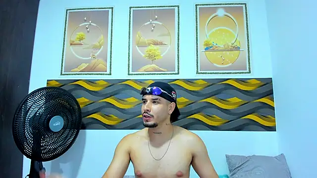 Leon_Hotx Chat XXX in diretta