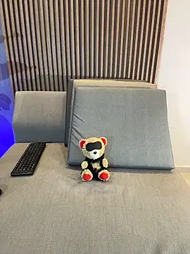 XXX chat uživo modela Adrian_SITH