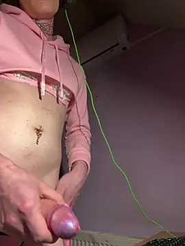 Show modela FemboyShow na web-kameri