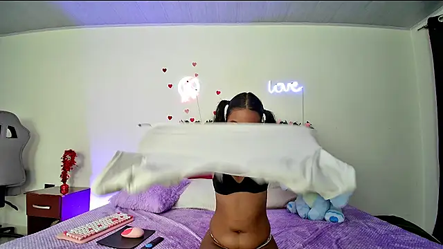 Ellie_Cute7's Live XXX Chat