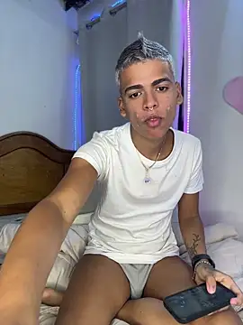 PrincesLeo Webcam Show