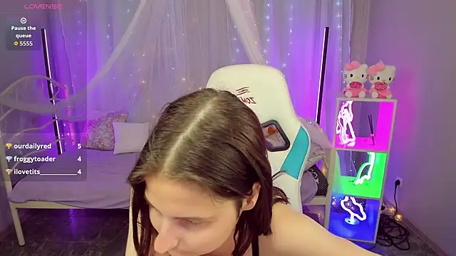Chat +18 de KiraDuvall ao vivo