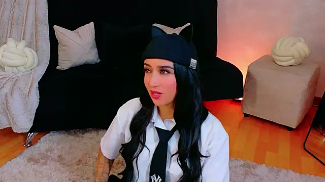 EmmyEvans1's Live XXX Chat
