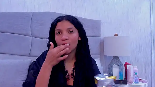 LittleeStar Chat XXX live