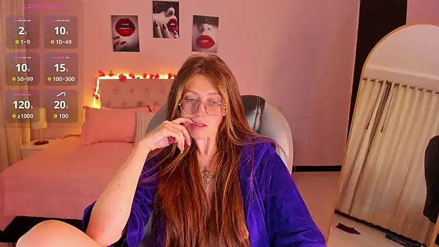 Emily_Warren_ Live XXX Chat