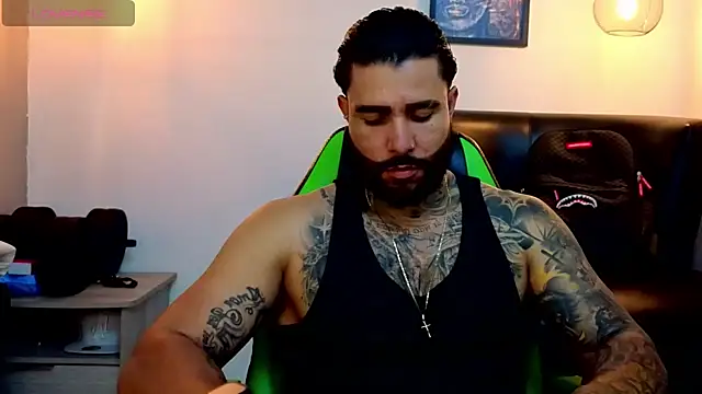 Chat +18 de Apolo_rousse1 ao vivo
