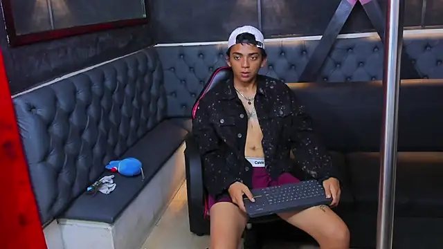 Nowak_Blessed Chat XXX live