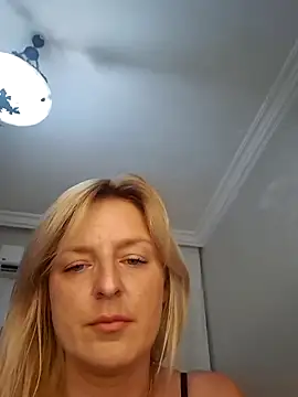 chachaude0 网络视讯表演