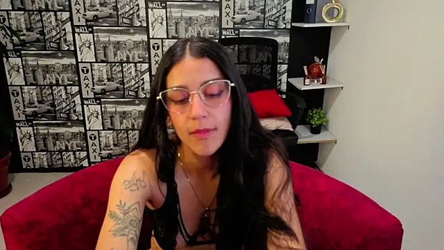 Chat XXX en directo de DanielaMonroe