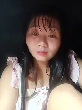 vangkt-cute's Live XXX Chat
