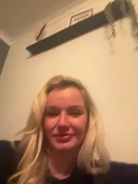MeganMillerUK: вебкам-шоу