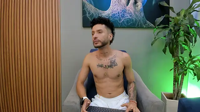 denis_winslow live XXX chat