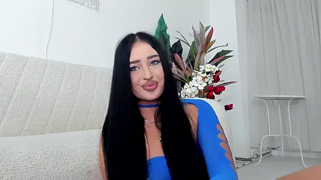 Онлайн чат XXX EmeraldKatt