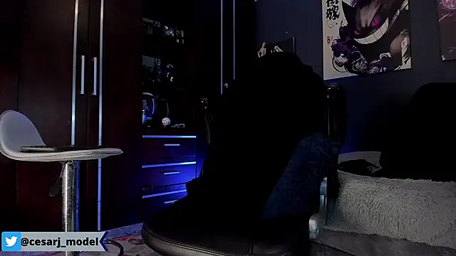 cesar_jonnes Adlı Modelin Canlı XXX Sohbeti