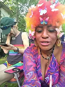 AmazonianMistress' Webcam Show