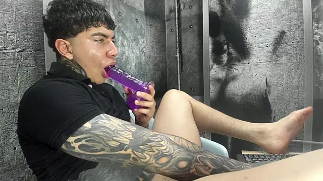 Gury_tattoo: онлайн-секс-чат