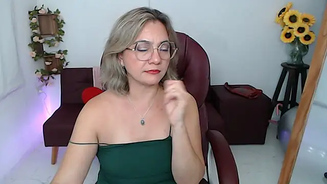 ana_milf: онлайн-секс-чат