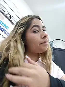 Sofia_Honey1 Adlı Modelin Canlı XXX Sohbeti