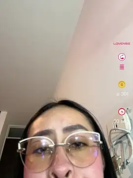Anni_Rose Adlı Modelin Canlı XXX Sohbeti