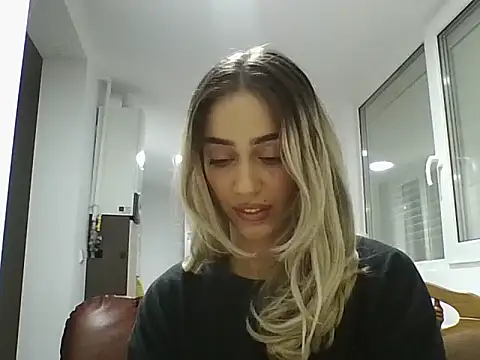 ZenyShy Chat XXX in diretta