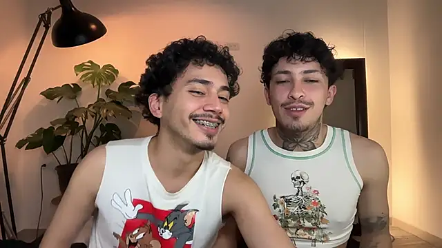 Noah_and_Steven Show in webcam