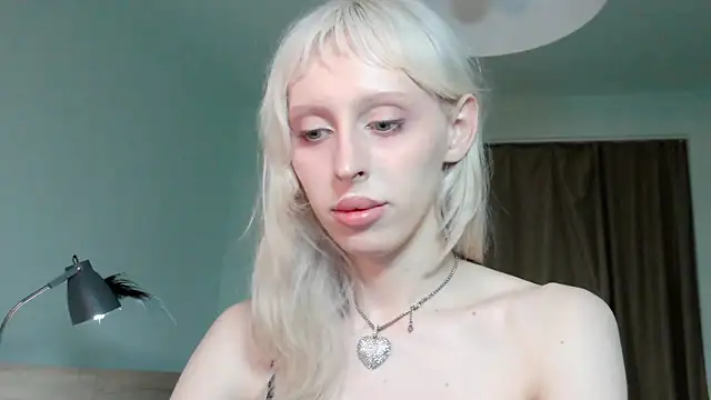 Sora100000 Show in webcam