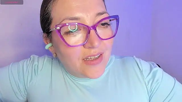 Chatroom XXX en direct de Naty_Mature_