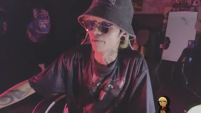 AcidMilo Live XXX-chat
