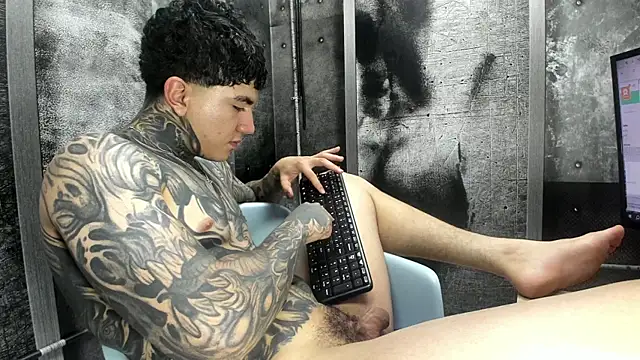 Chat XXX ao vivo de Gury_tattoo