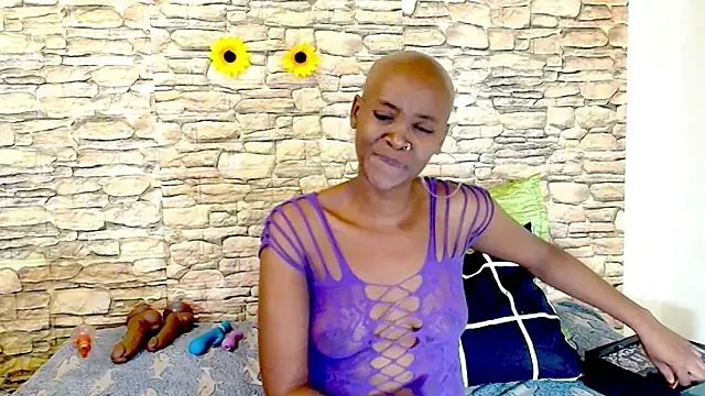 EbonyOlive69: онлайн-секс-чат