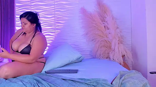 Živý XXX chat EmilyBanks_