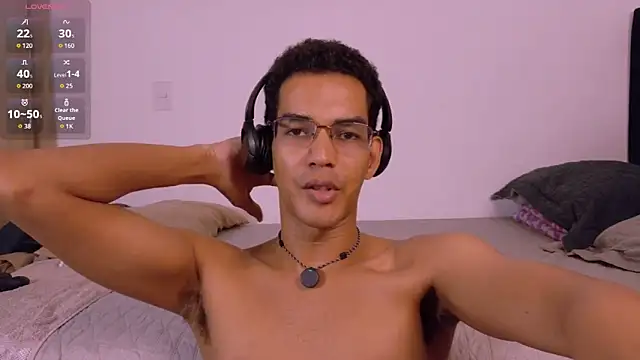 Pikashu7u7's Live XXX Chat
