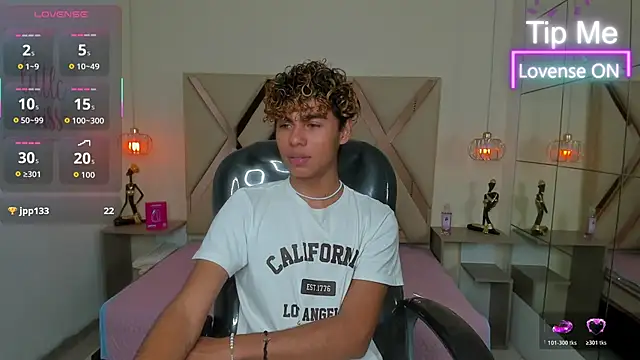 Anyelo_Twink Webcam-Show