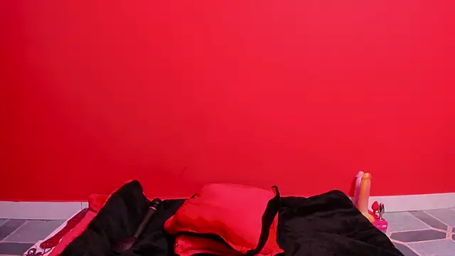 Chat soba uživo modela slave_to_pain