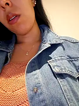 Chatroom XXX en direct de Luianna