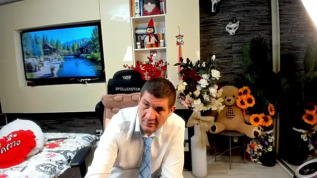 SpartacusDaddy48 Adlı Modelin Canlı XXX Sohbeti