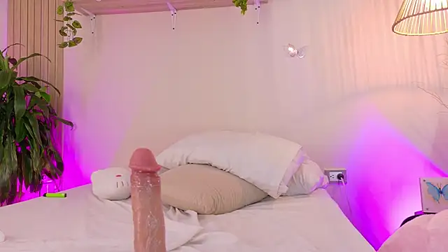 emily_bank Adlı Modelin Canlı XXX Sohbeti