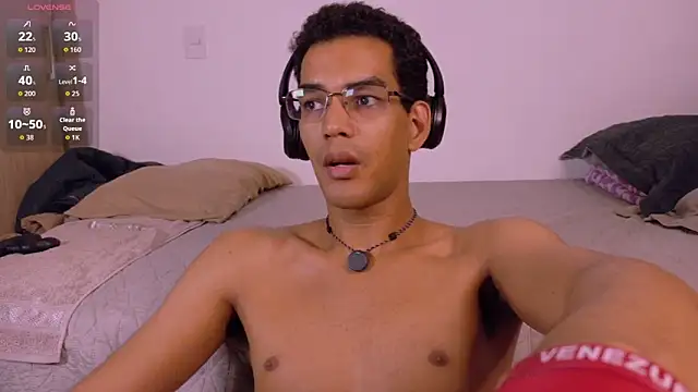 Pikashu7u7 Webcam-Show