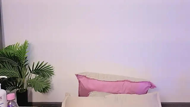 Iam_Issaa's Live XXX Chat